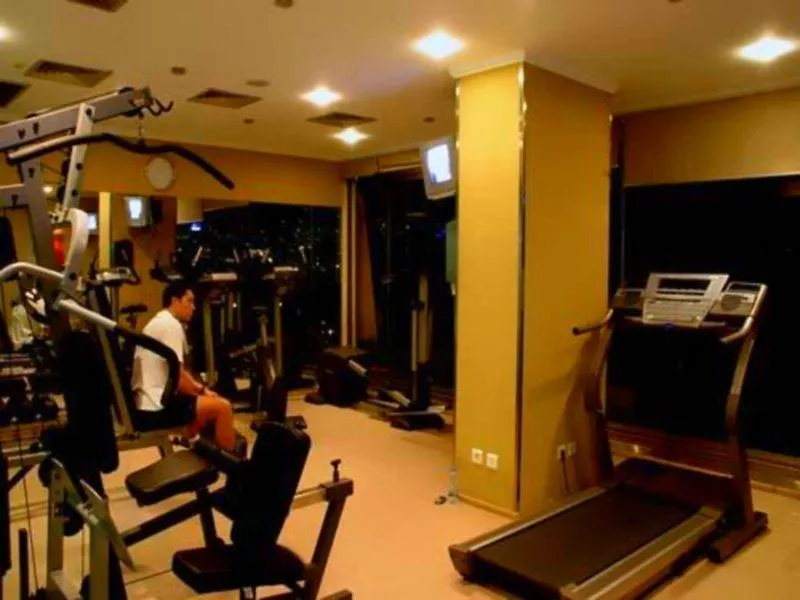 Golden Tulip Hotel De Ville Beirut 4*,