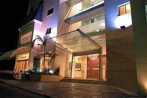 Golden Tulip Hotel De Ville Beirut 4*,